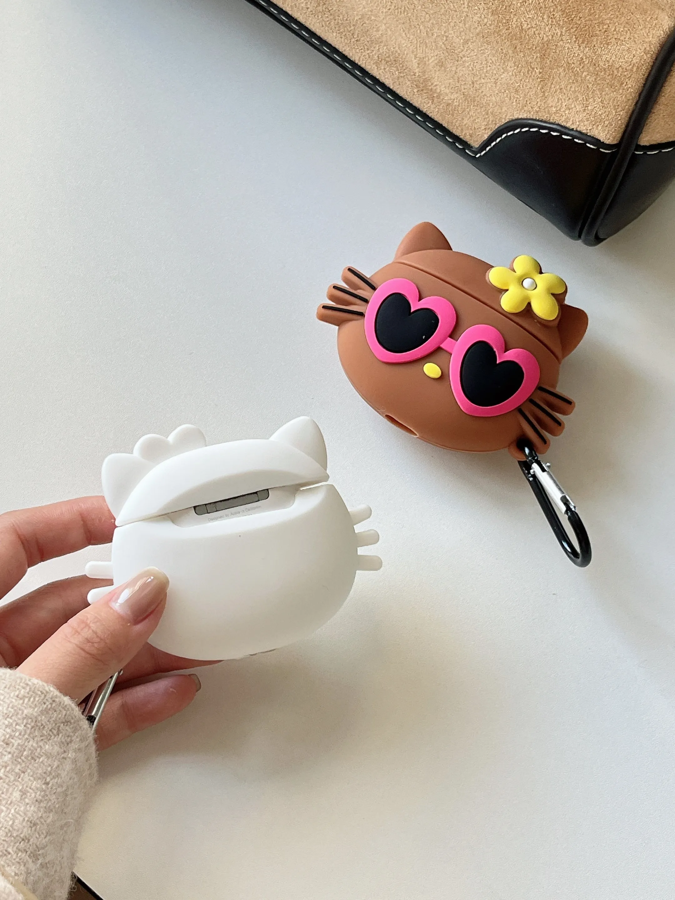 Cute Kitty In Sunglasses Silicon Airpod Case